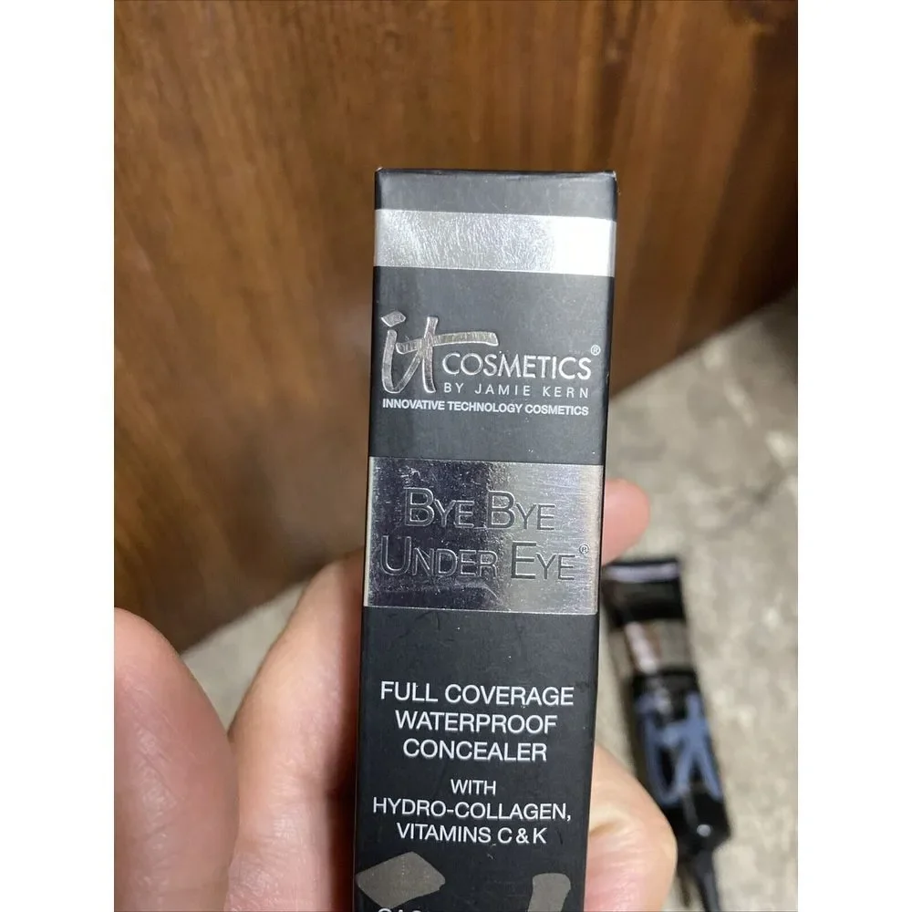 IT Cosmetics‎ Bye Bye Under Eye Waterproof Concealer 